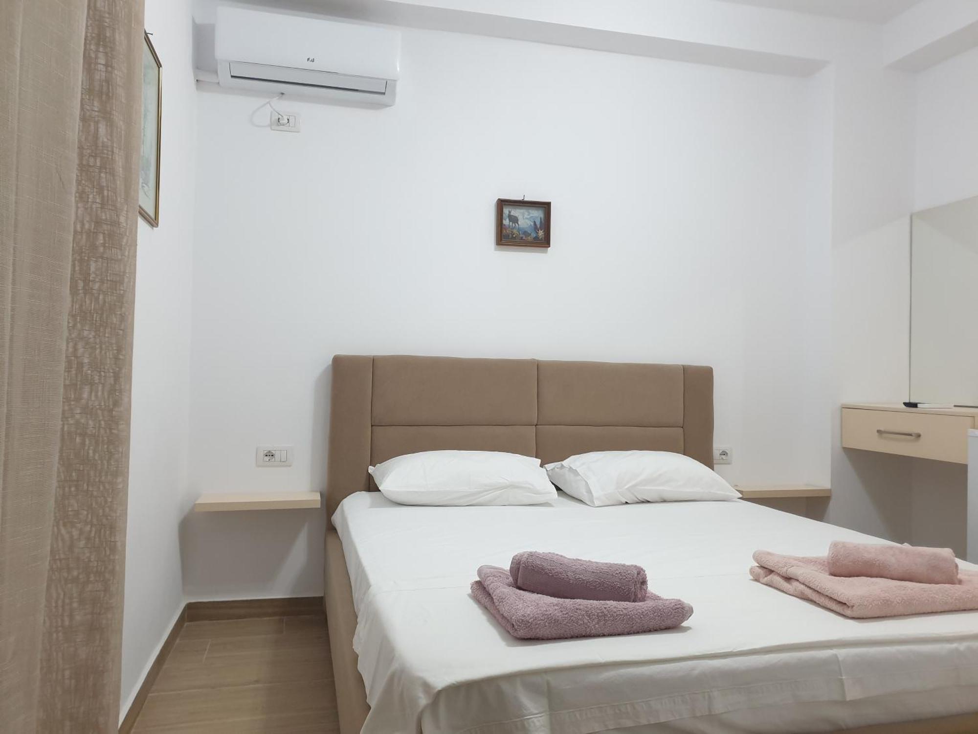 Rooms By George Dhërmi Exteriér fotografie
