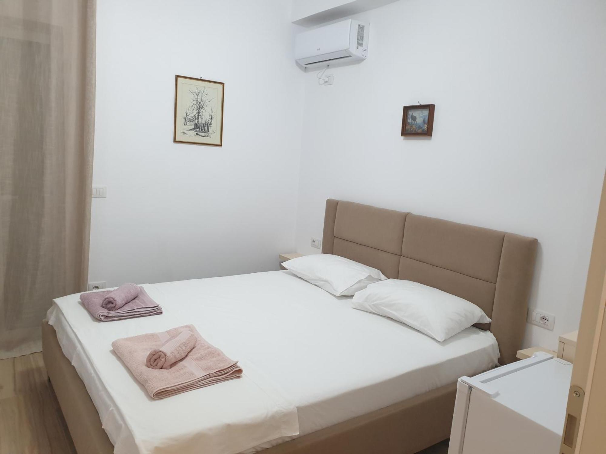Rooms By George Dhërmi Exteriér fotografie