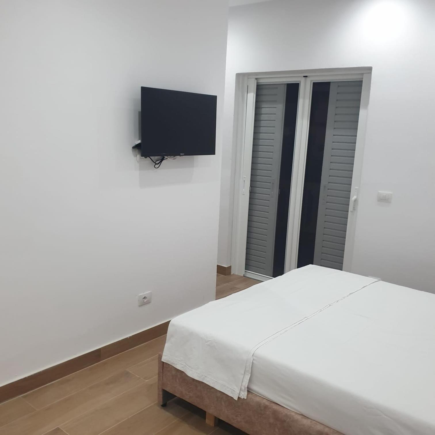 Rooms By George Dhërmi Exteriér fotografie