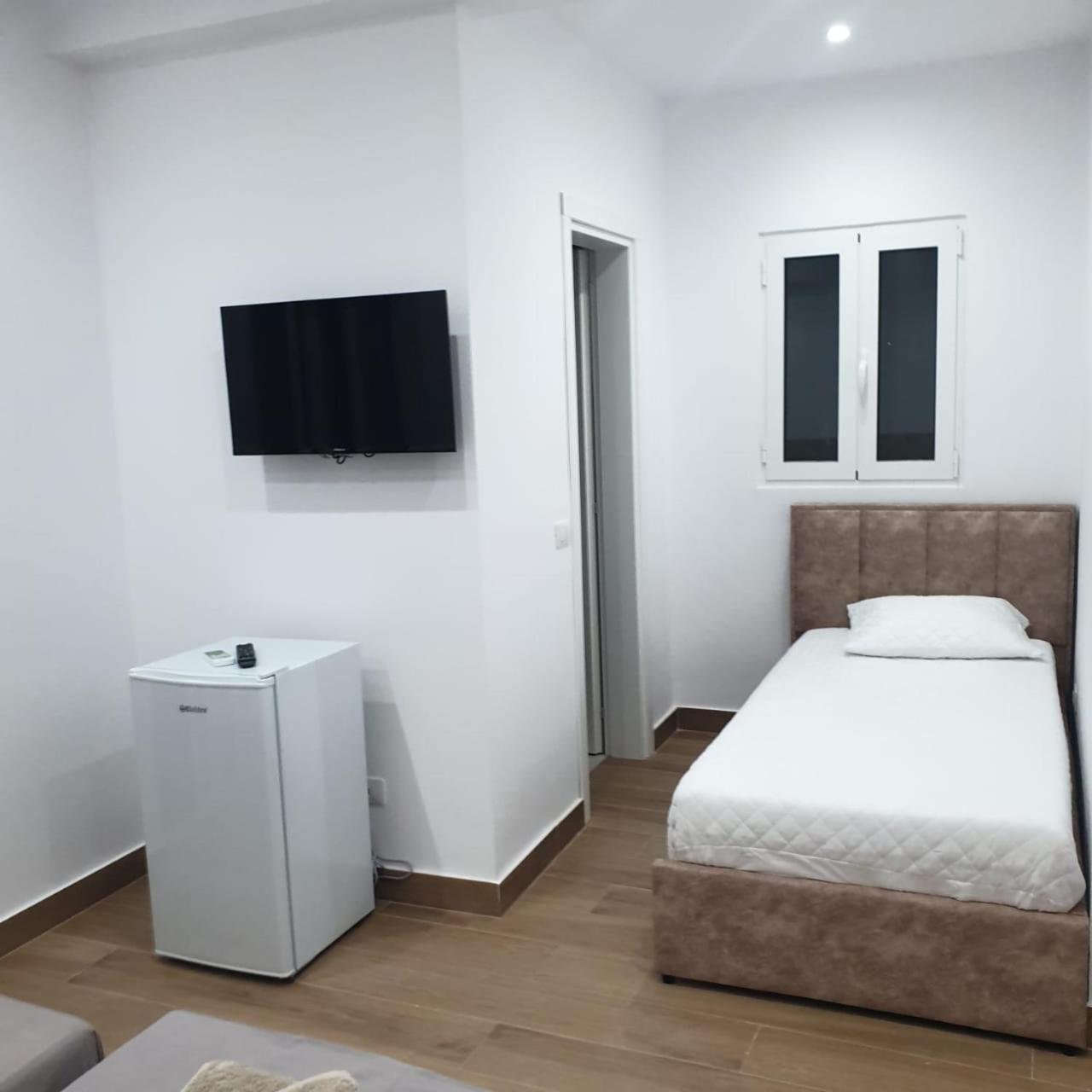 Rooms By George Dhërmi Exteriér fotografie