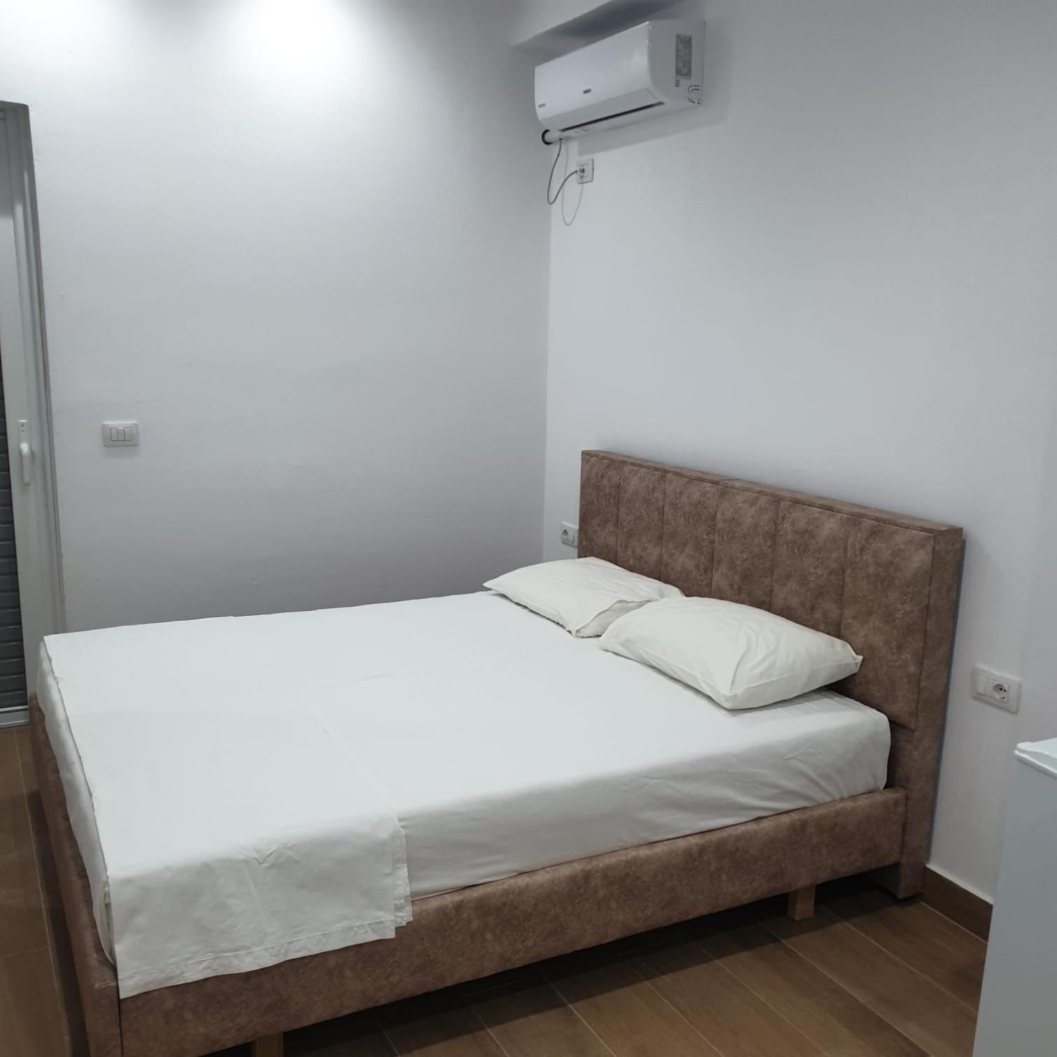 Rooms By George Dhërmi Exteriér fotografie
