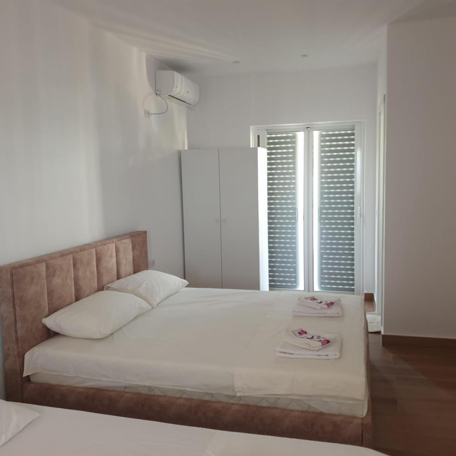 Rooms By George Dhërmi Exteriér fotografie